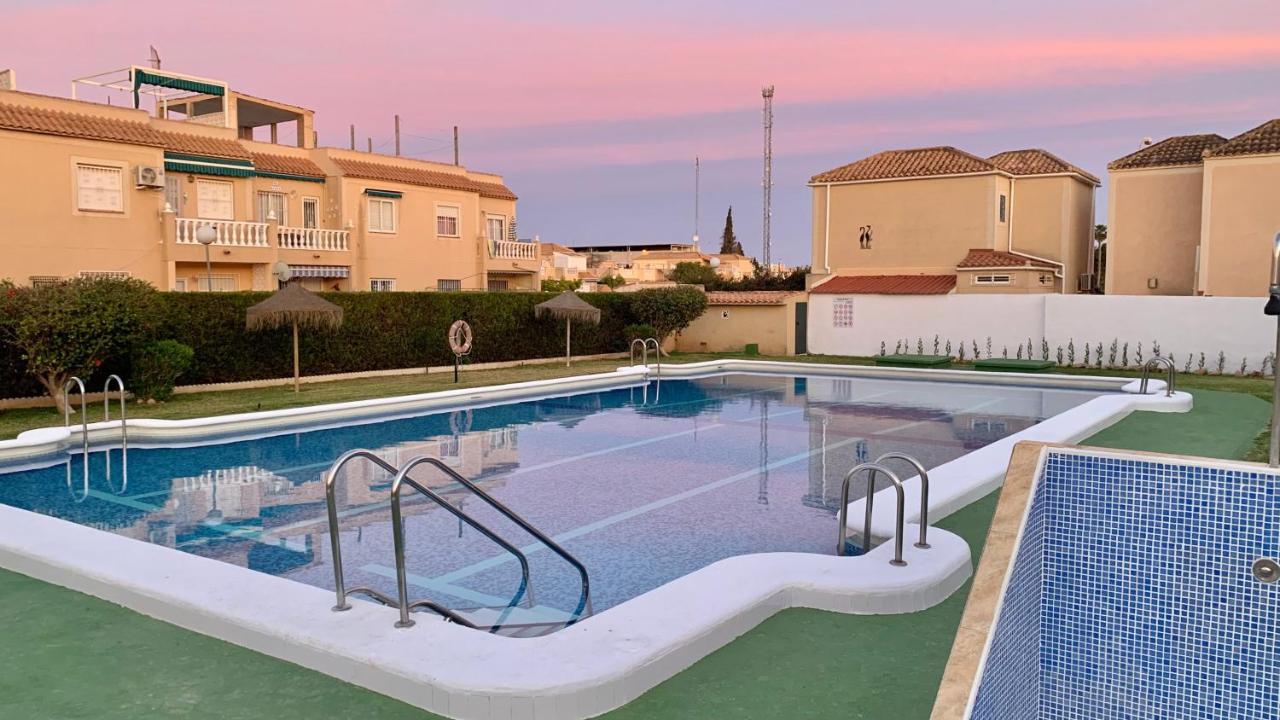 Holiday House Торрев'єха Екстер'єр фото